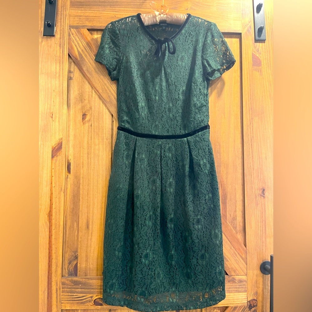 Dark green lace dress -RW - size S